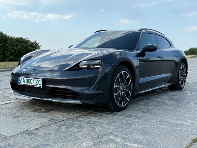 Porsche Taycan - фото 1