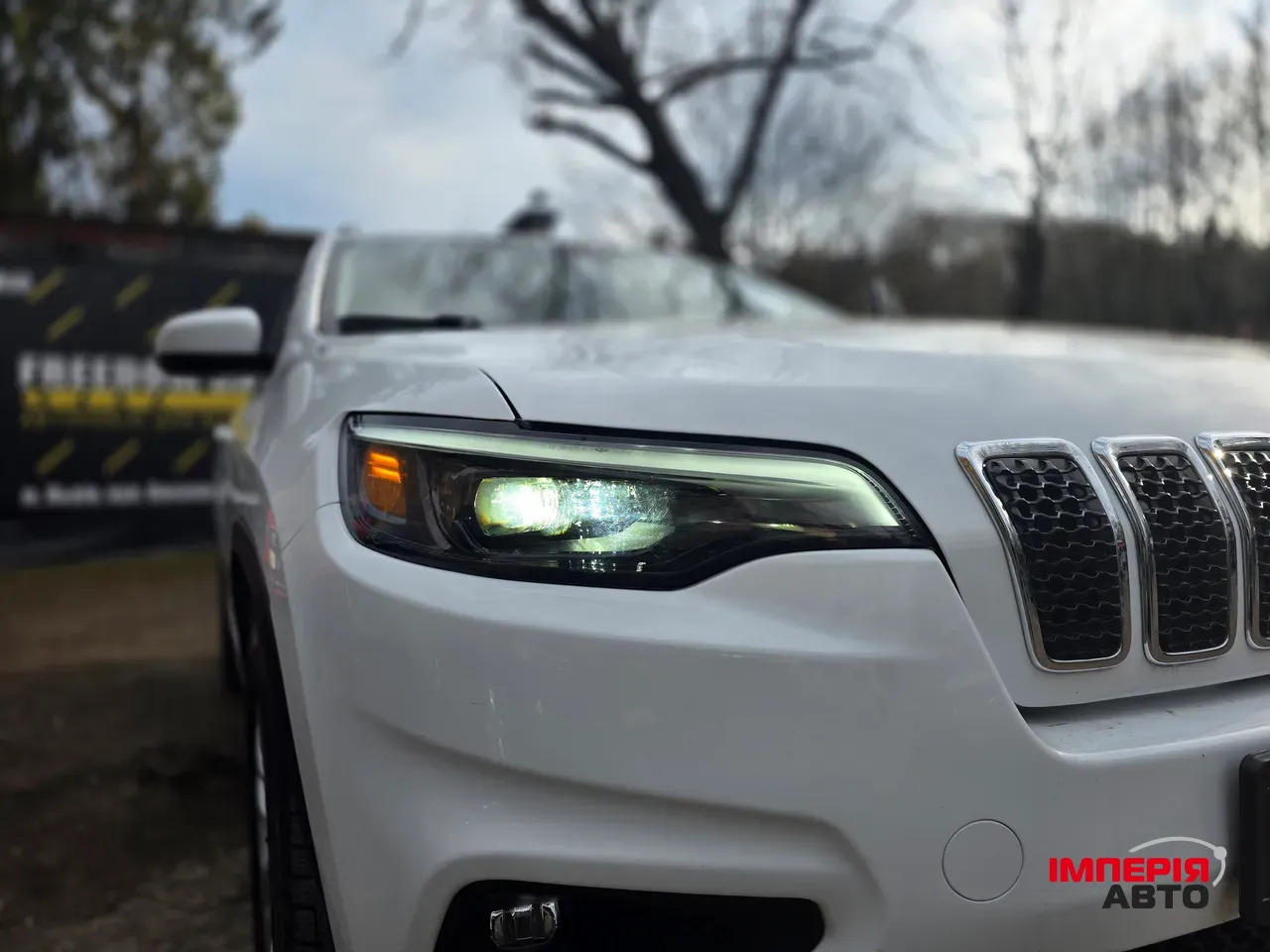 Jeep Cherokee - фото 15