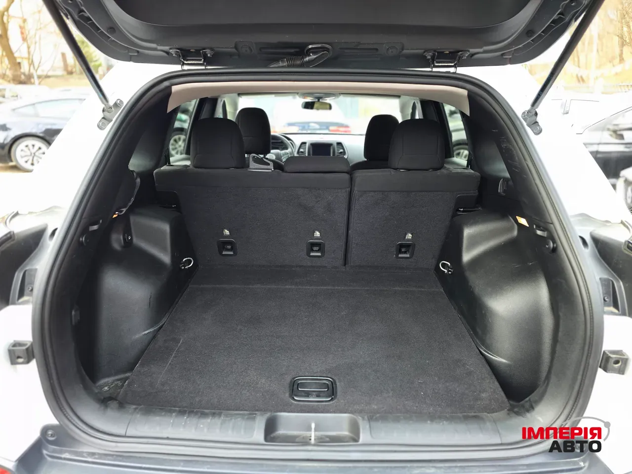 Jeep Cherokee - фото 18