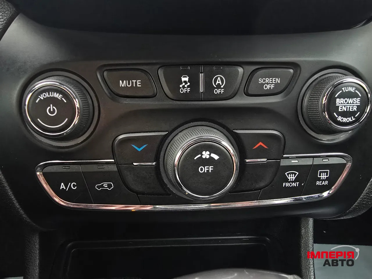 Jeep Cherokee - фото 24