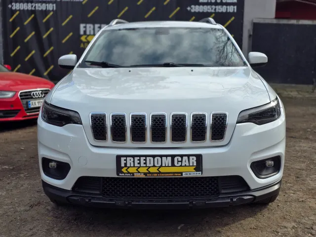 Jeep Cherokee - фото 3