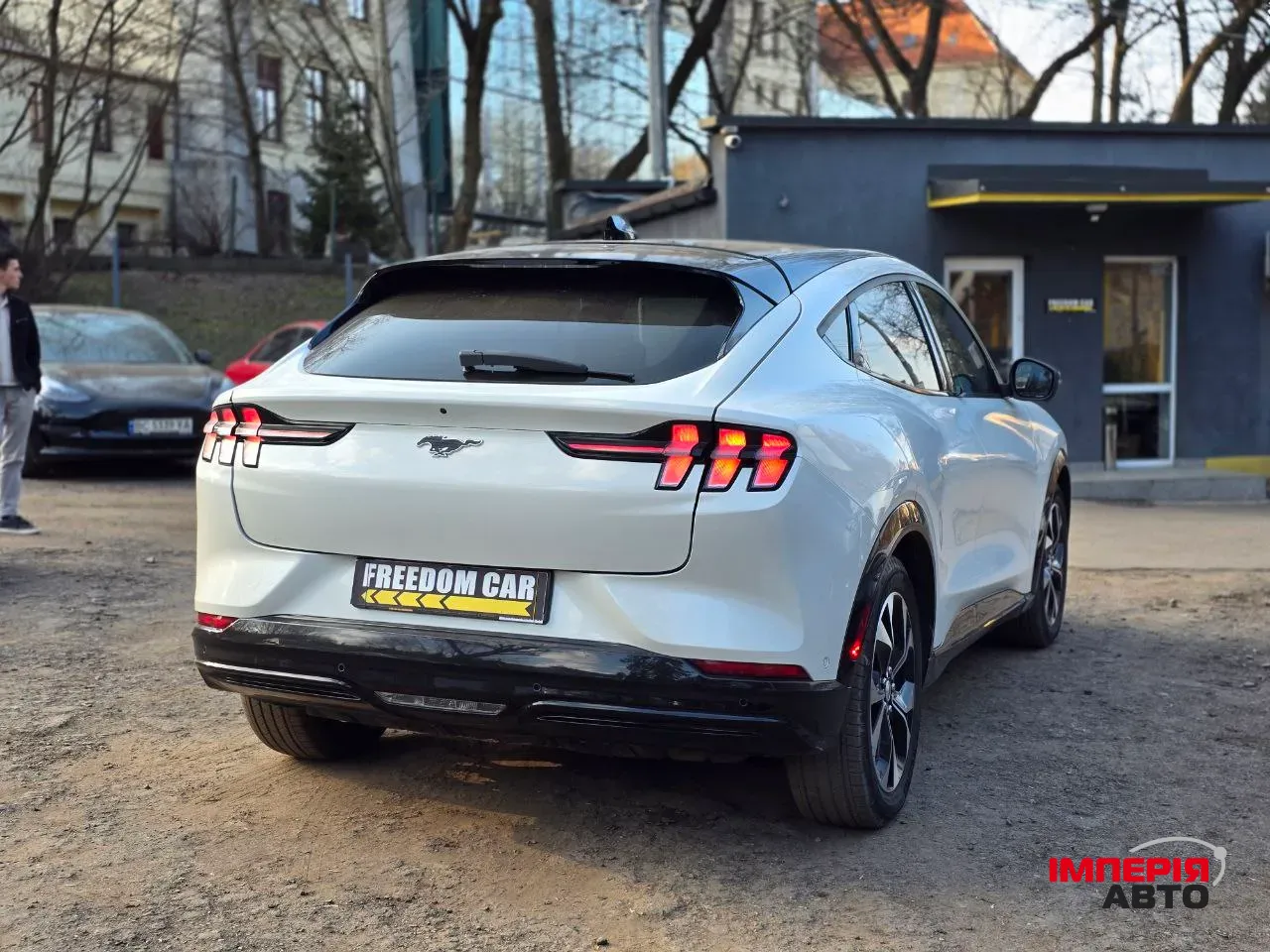 Ford Mustang Mach-E - фото 7