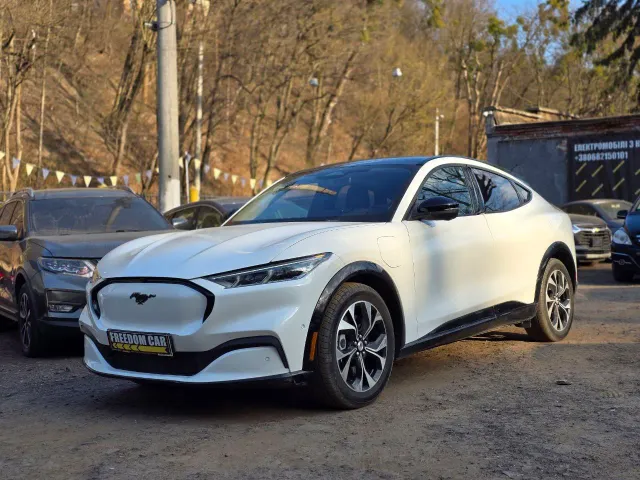 Ford Mustang Mach-E - фото 1