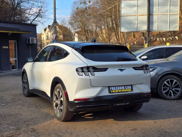 Ford Mustang Mach-E - фото 4