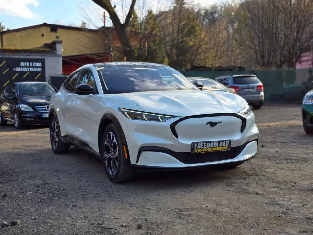 Ford Mustang Mach-E - фото 3