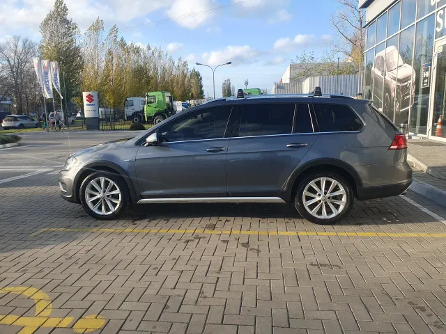 Volkswagen Golf - фото 3