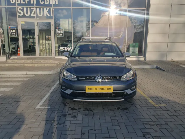 Volkswagen Golf - фото 1