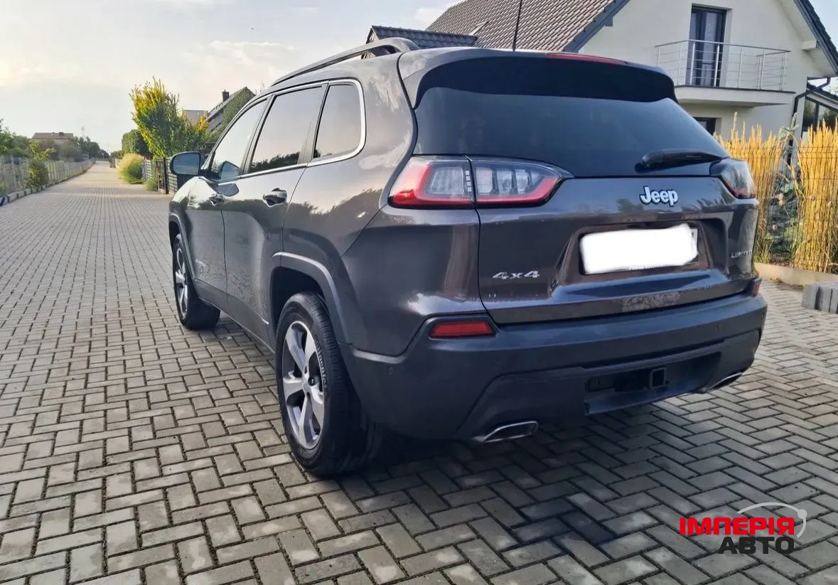 Jeep Cherokee - фото 3