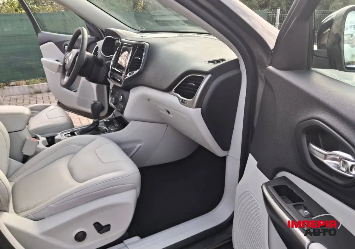 Jeep Cherokee - фото 10