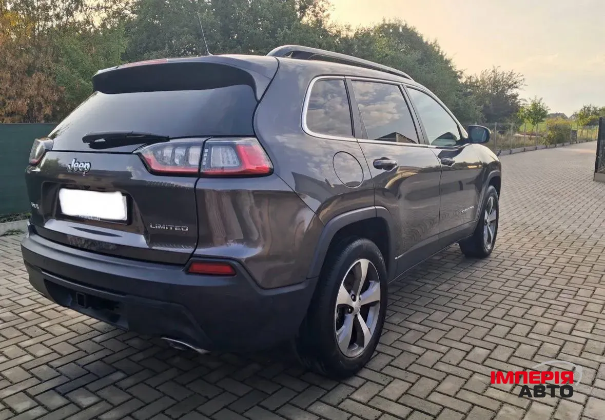 Jeep Cherokee - фото 4