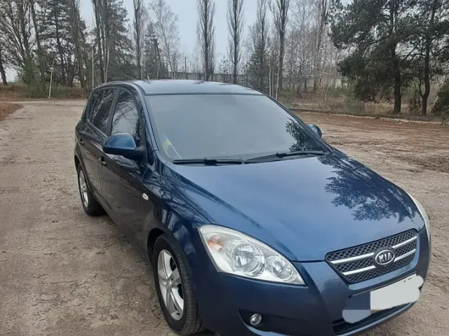 Kia Ceed - фото 3