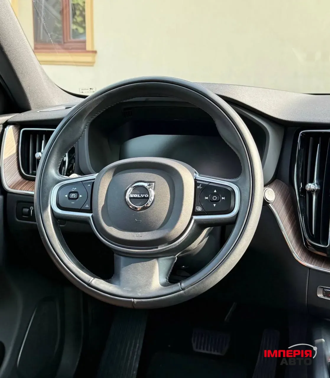 Volvo XC60 - фото 8