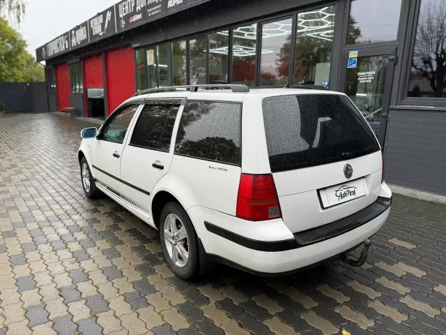 Volkswagen Golf - фото 5