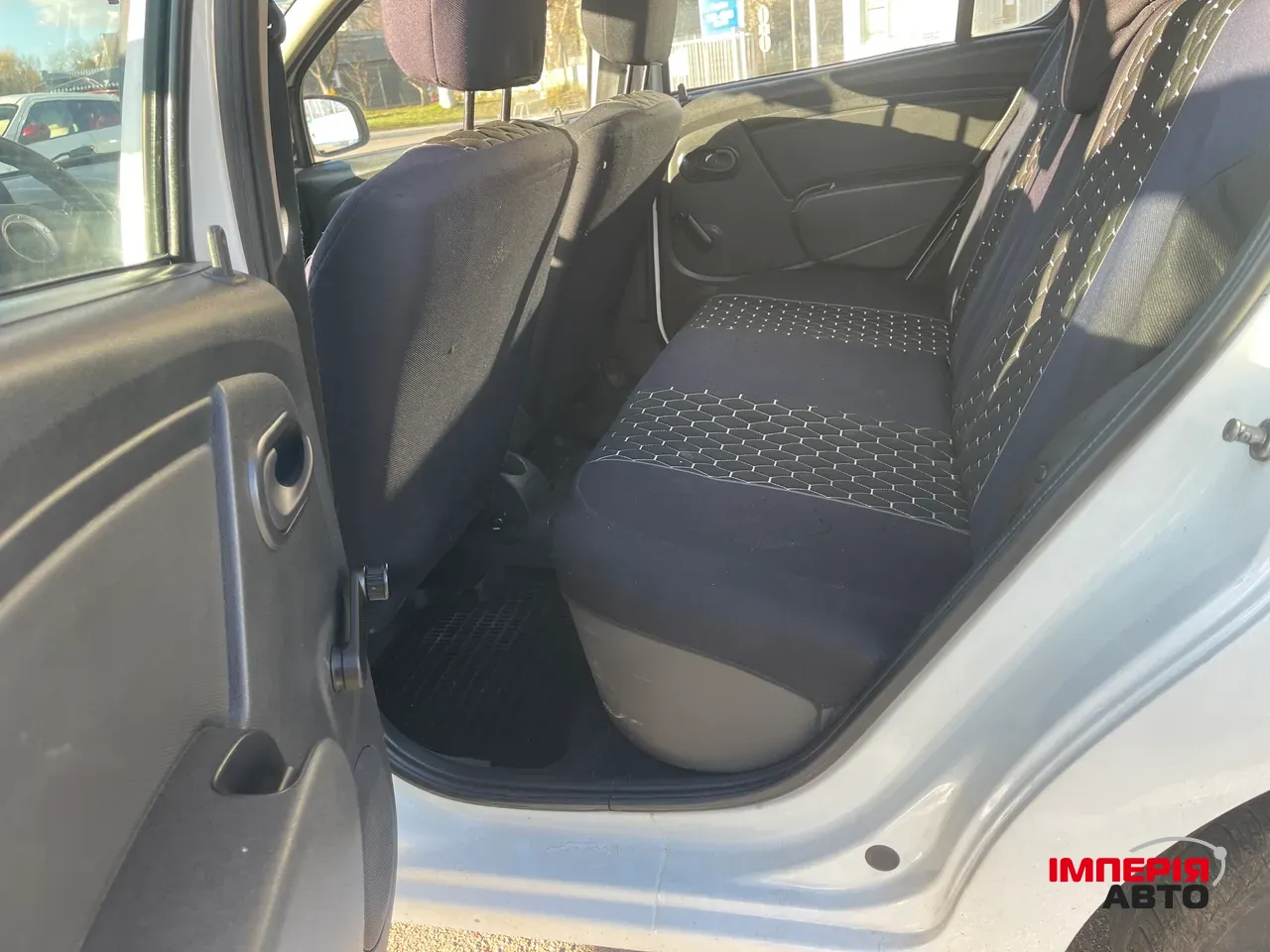 Dacia Sandero - фото 9