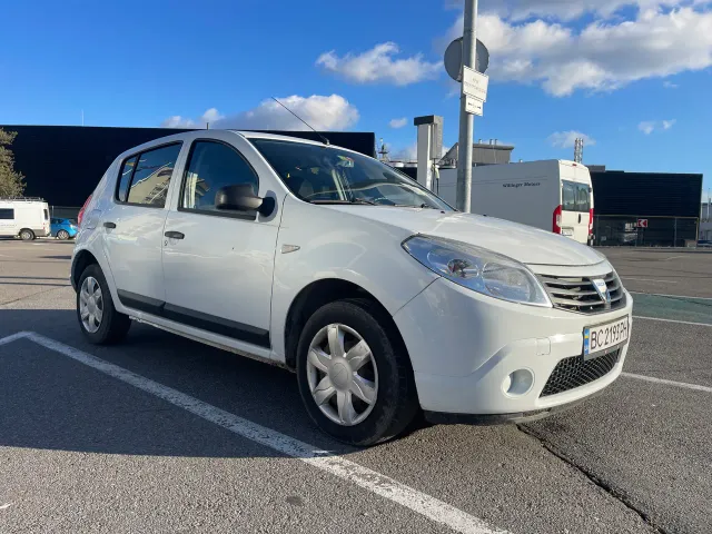 Dacia Sandero - фото 5