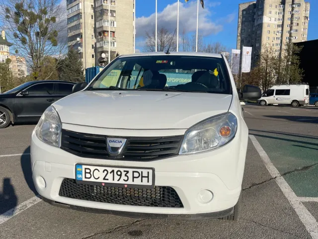 Dacia Sandero - фото 1