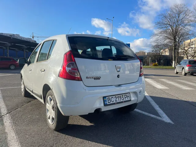 Dacia Sandero - фото 3