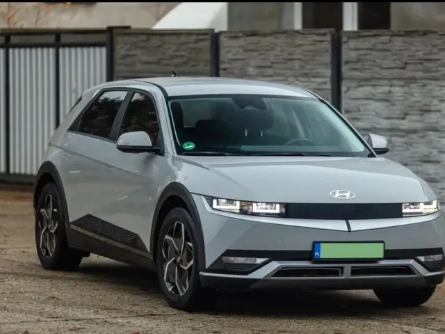 Hyundai IONIQ 5 - фото 1