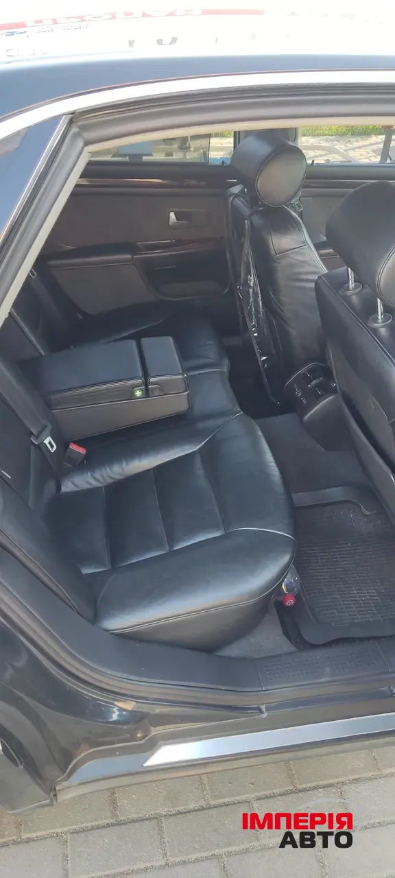 Audi A8 - фото 4