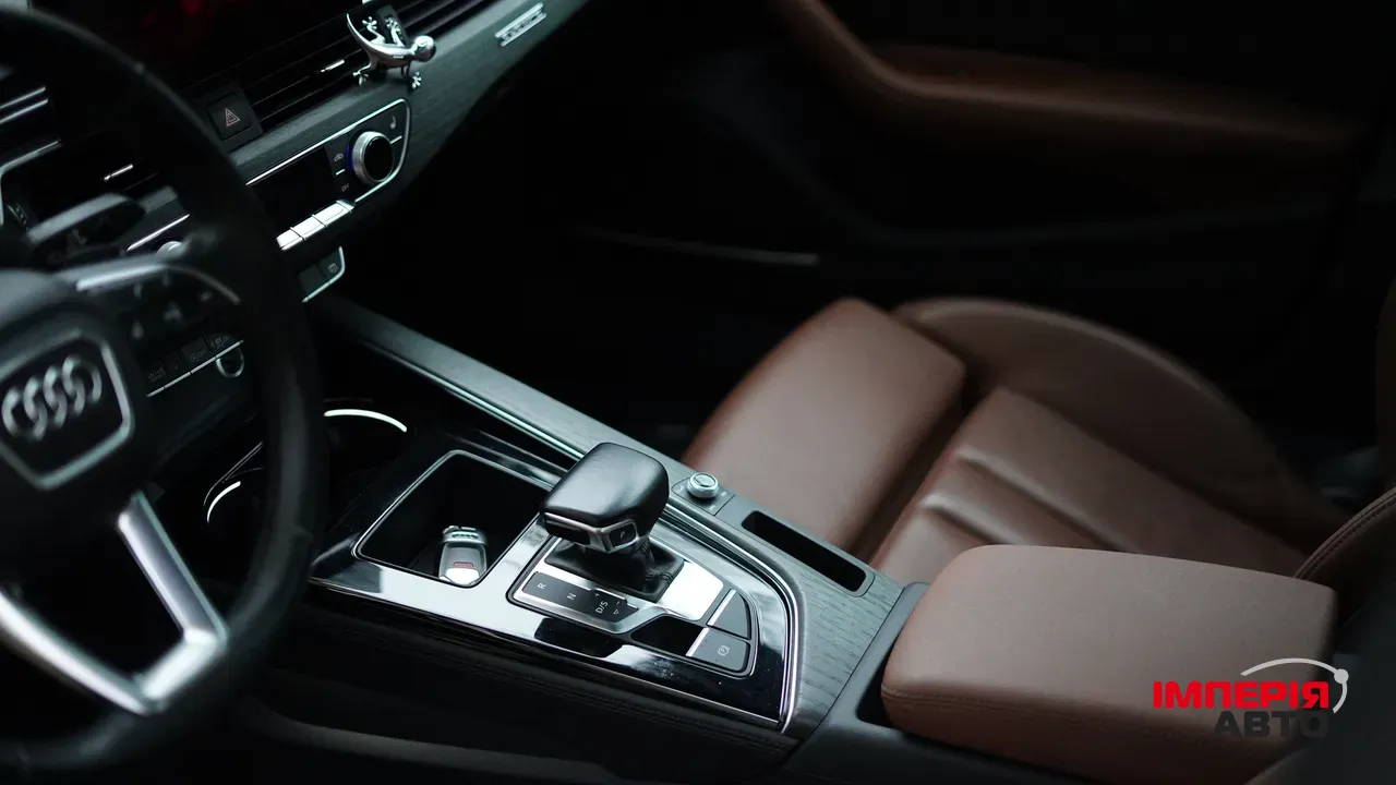 Audi A4 - фото 17