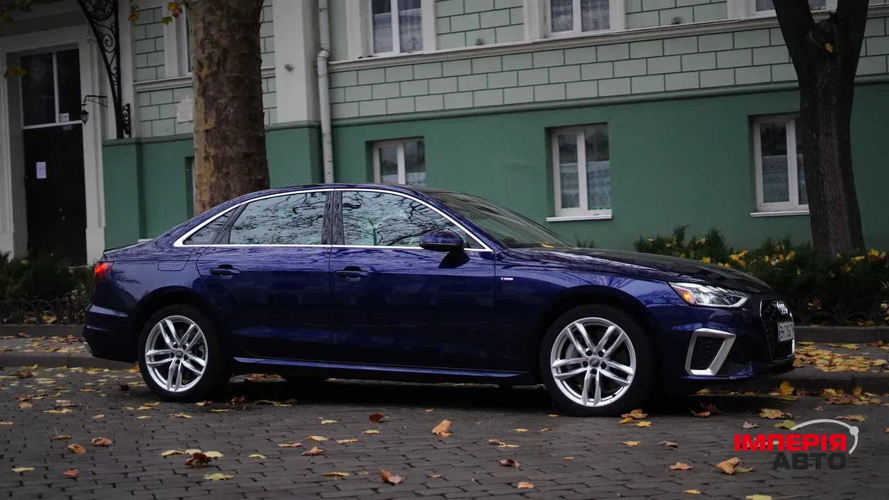 Audi A4 - фото 36