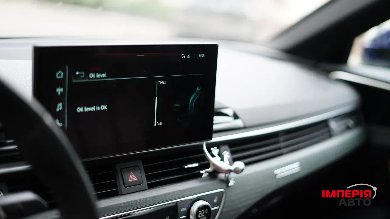 Audi A4 - фото 11