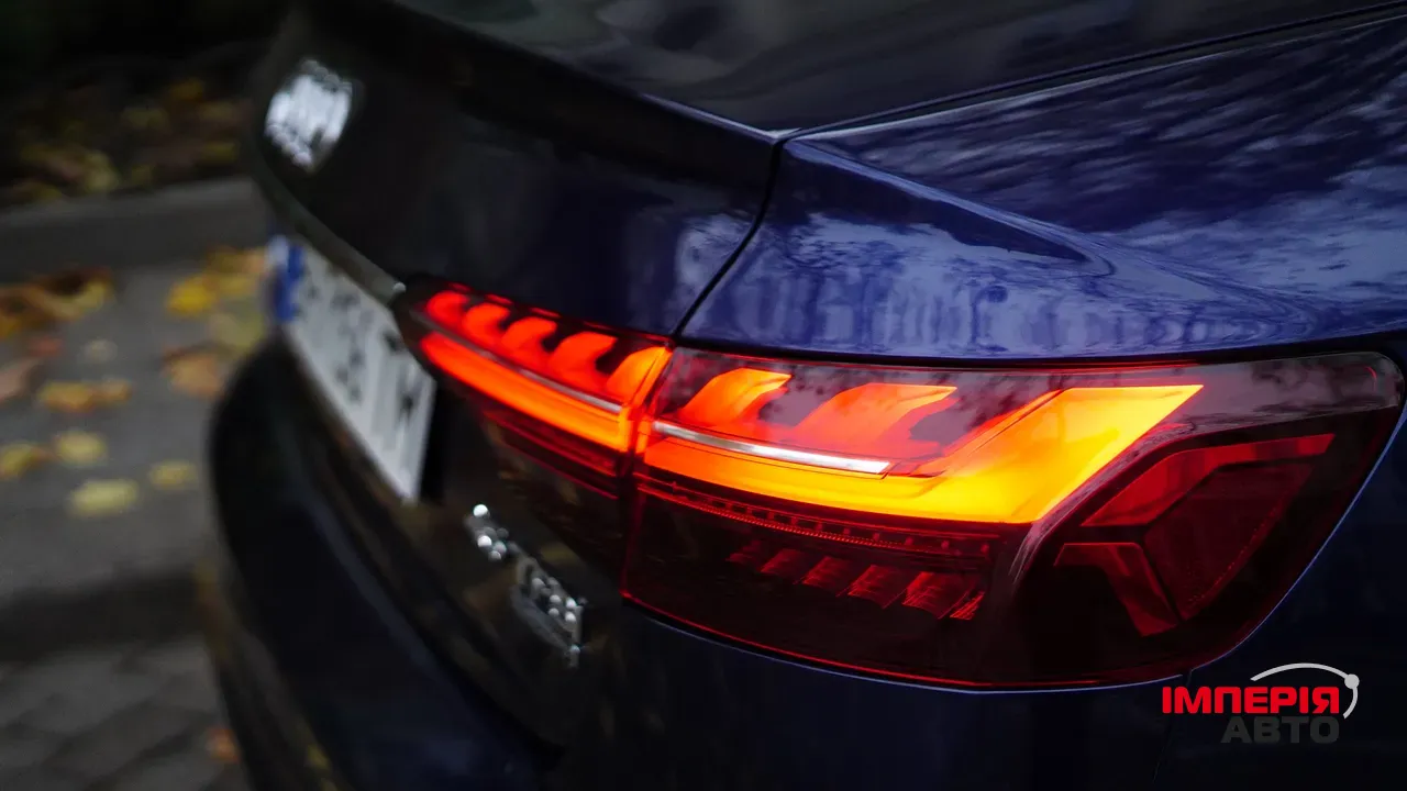 Audi A4 - фото 35