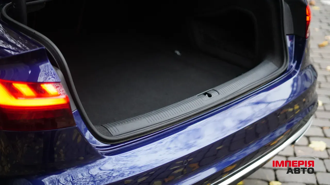 Audi A4 - фото 28