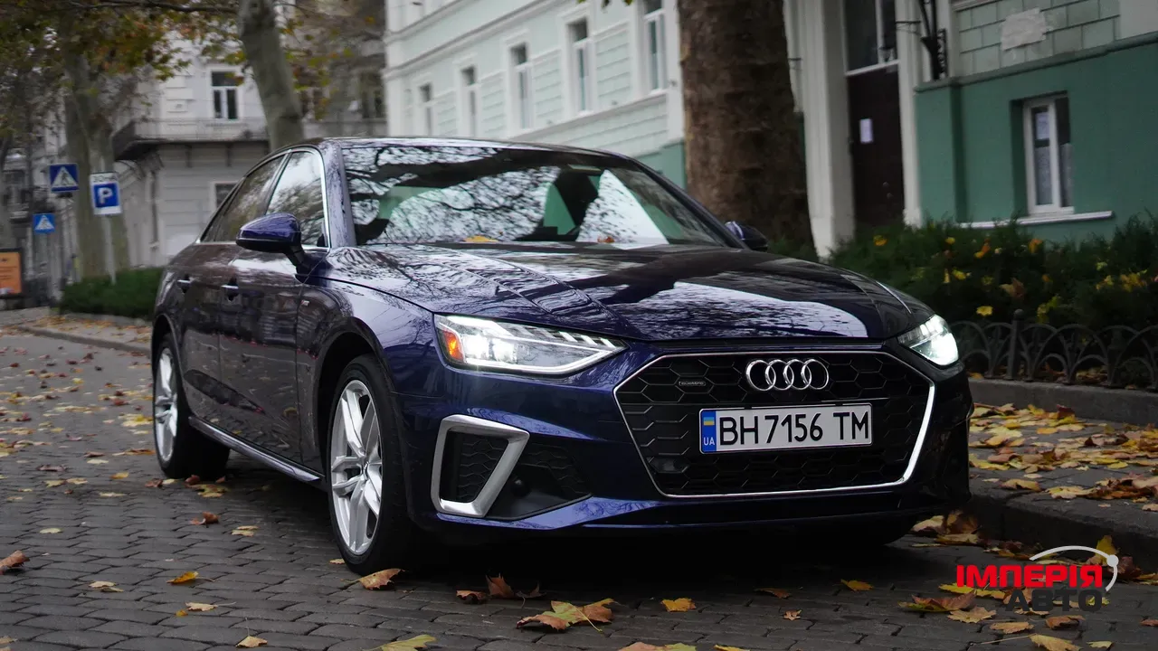 Audi A4 - фото 1