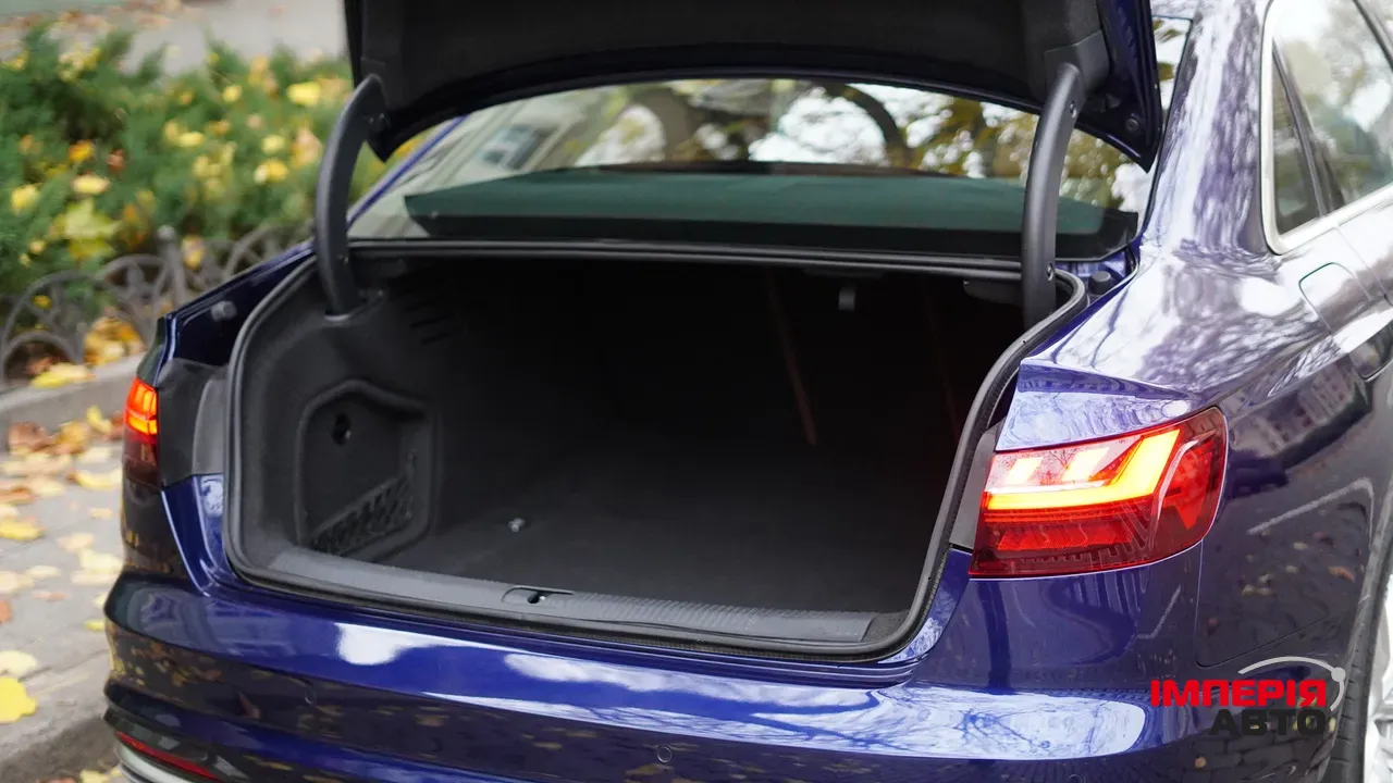 Audi A4 - фото 27