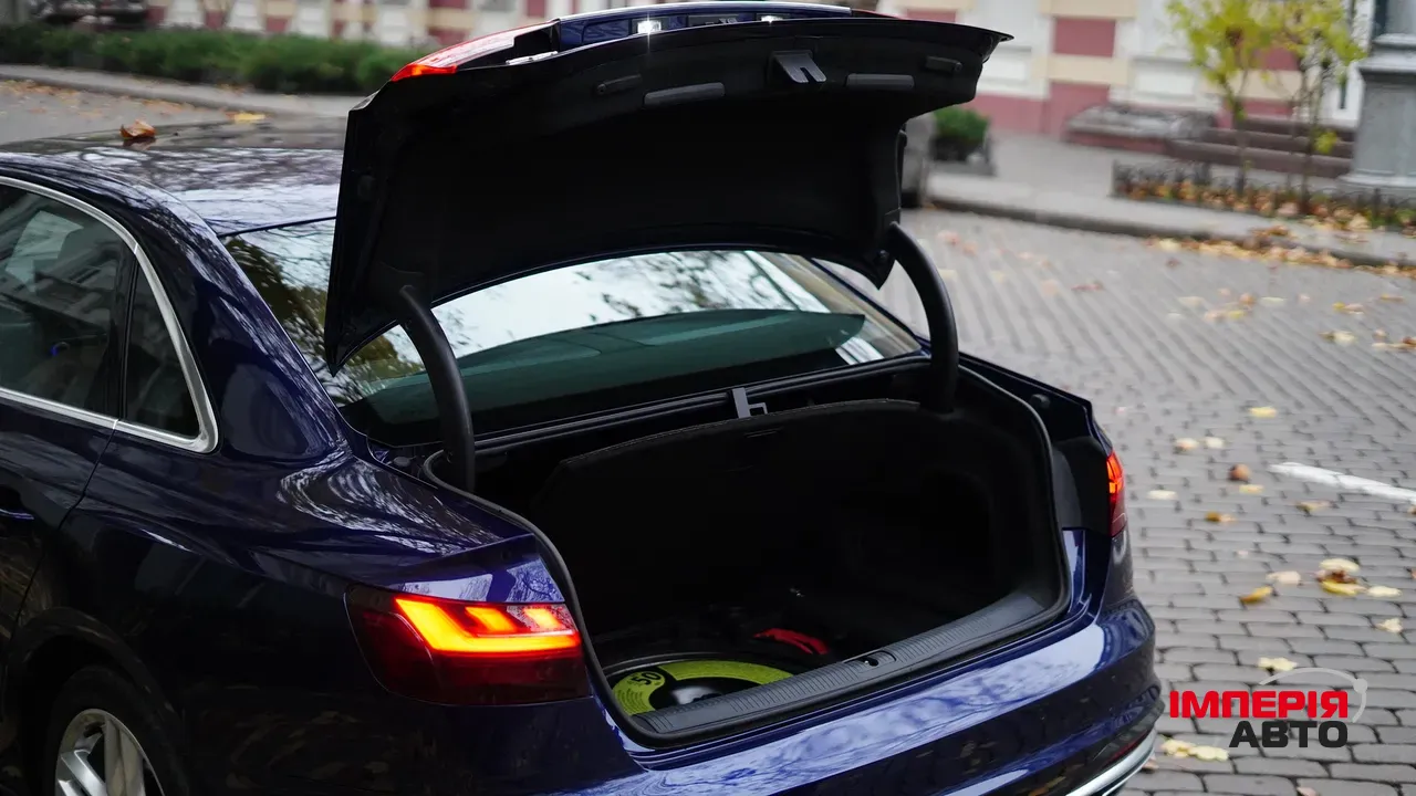 Audi A4 - фото 30