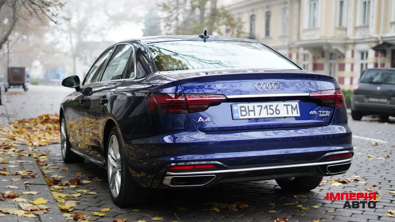 Audi A4 - фото 21