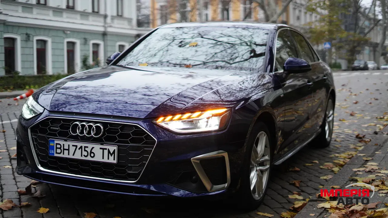 Audi A4 - фото 8