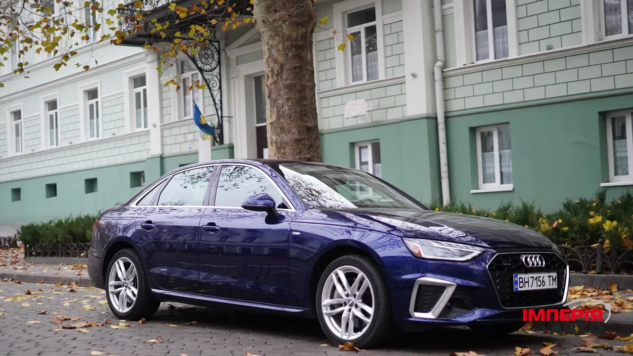 Audi A4 - фото 7
