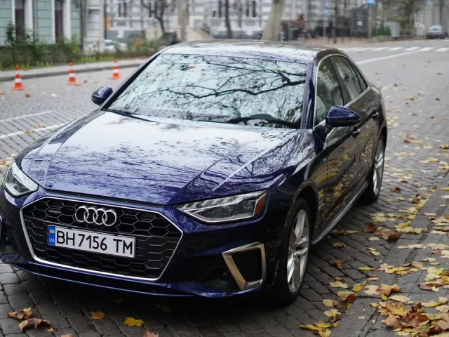 Audi A4 - фото 3