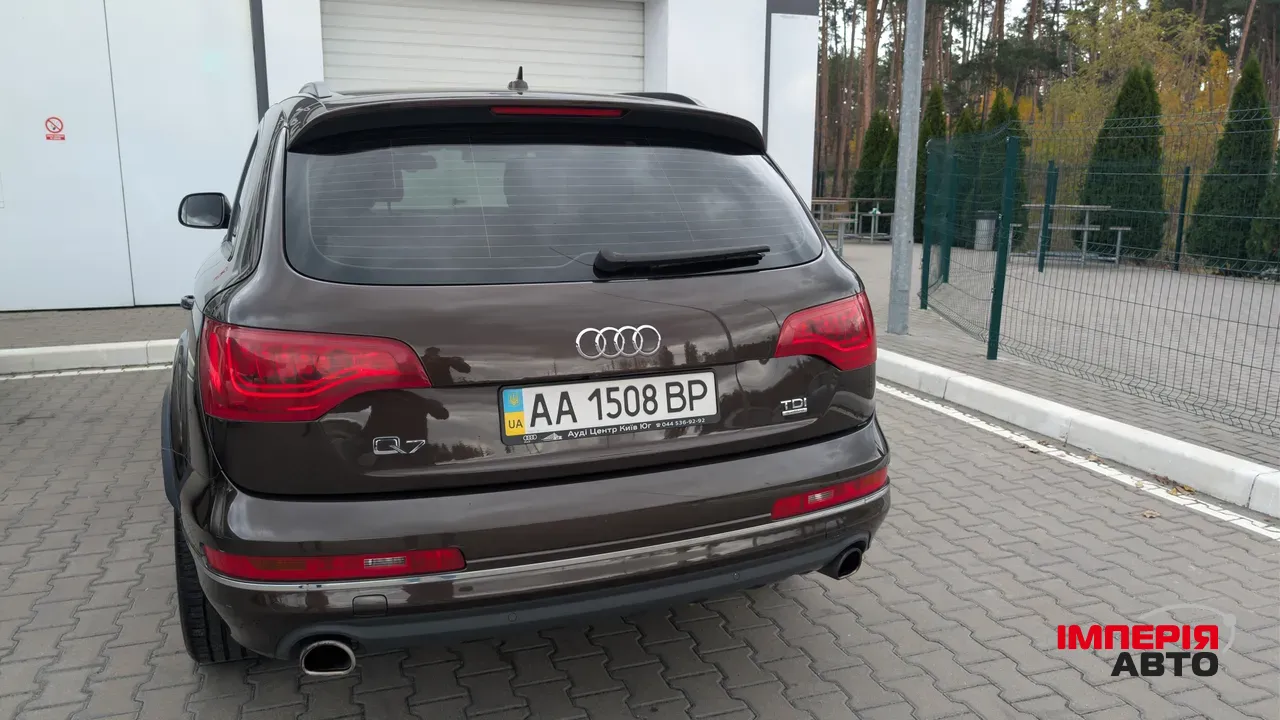 Audi Q7 - фото 8