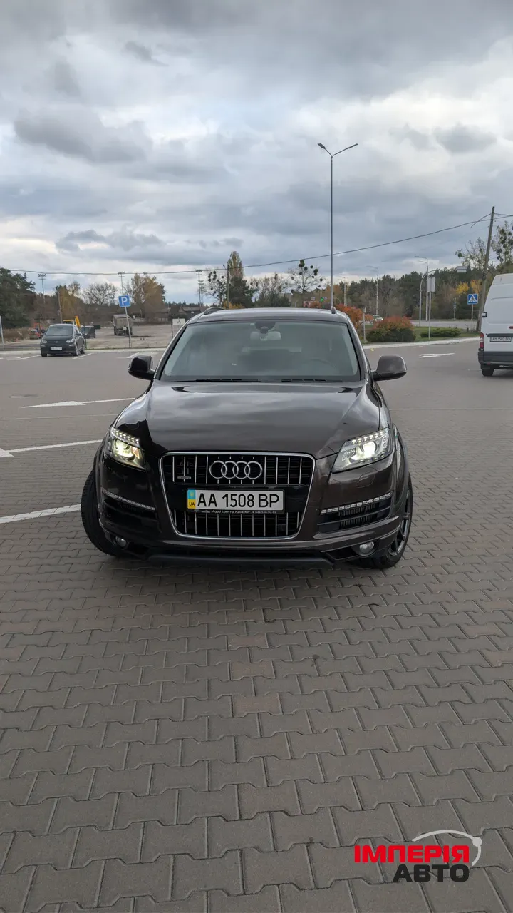 Audi Q7 - фото 1