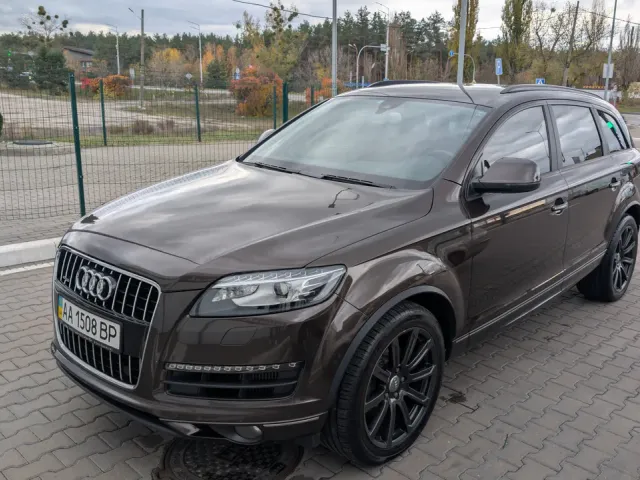 Audi Q7 - фото 4