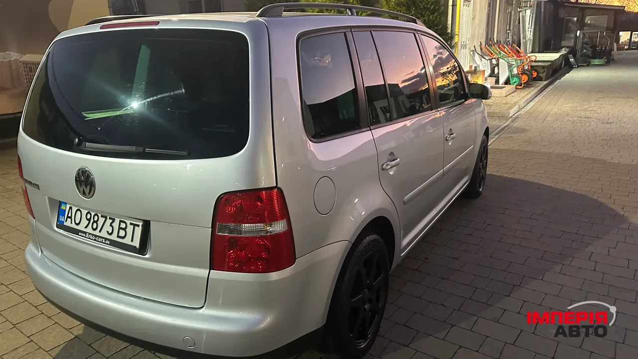 Volkswagen Touran - фото 9