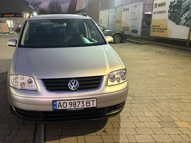 Volkswagen Touran - фото 2