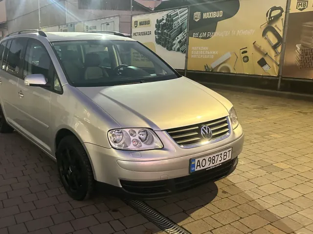 Volkswagen Touran - фото 3