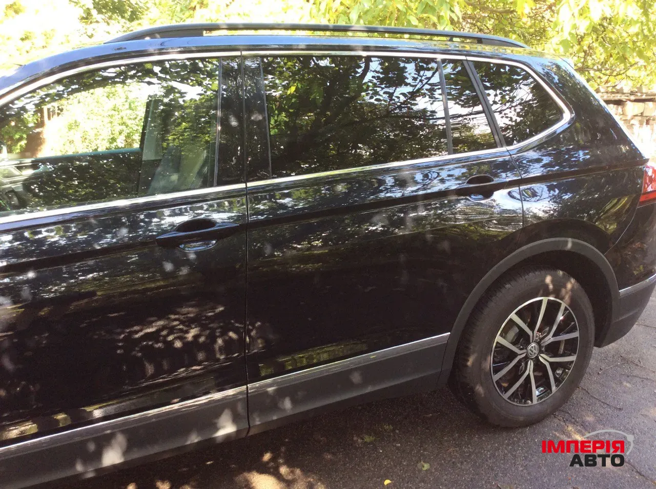 Volkswagen Tiguan - фото 2