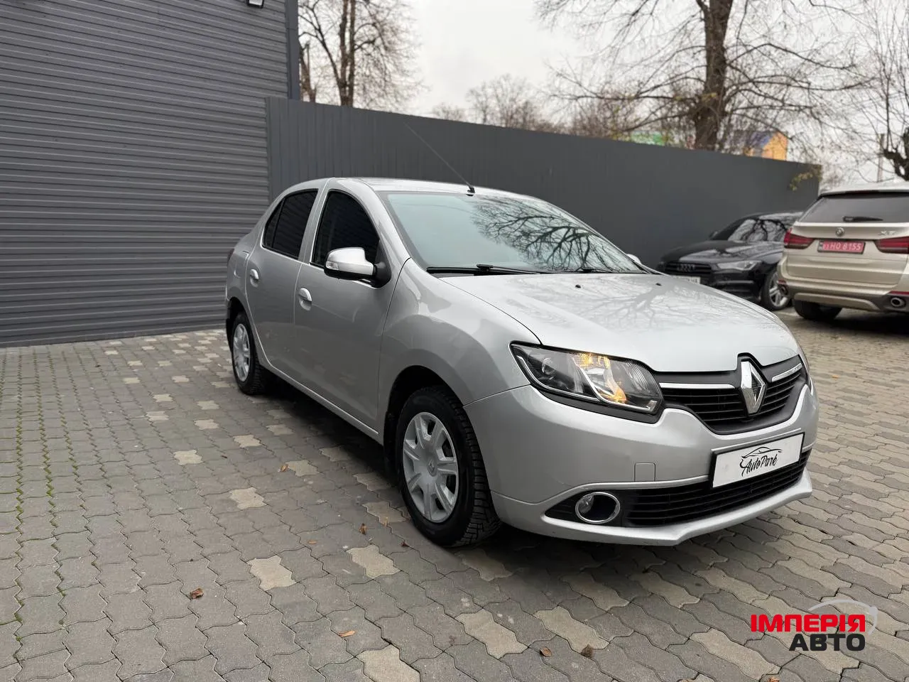 Renault Logan - фото 3