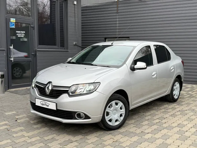 Renault Logan - фото 1