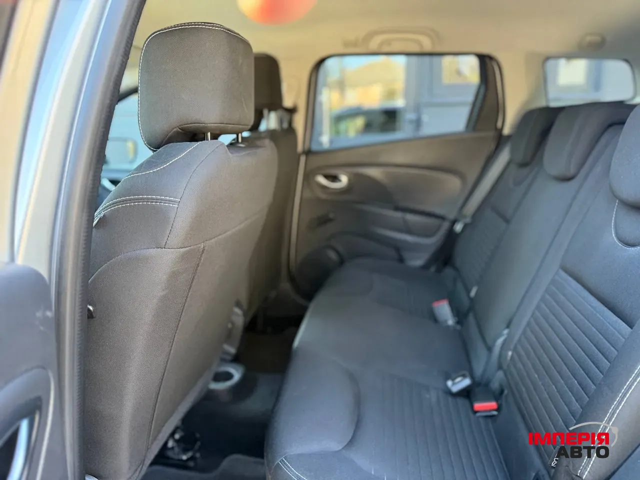 Renault Clio - фото 8