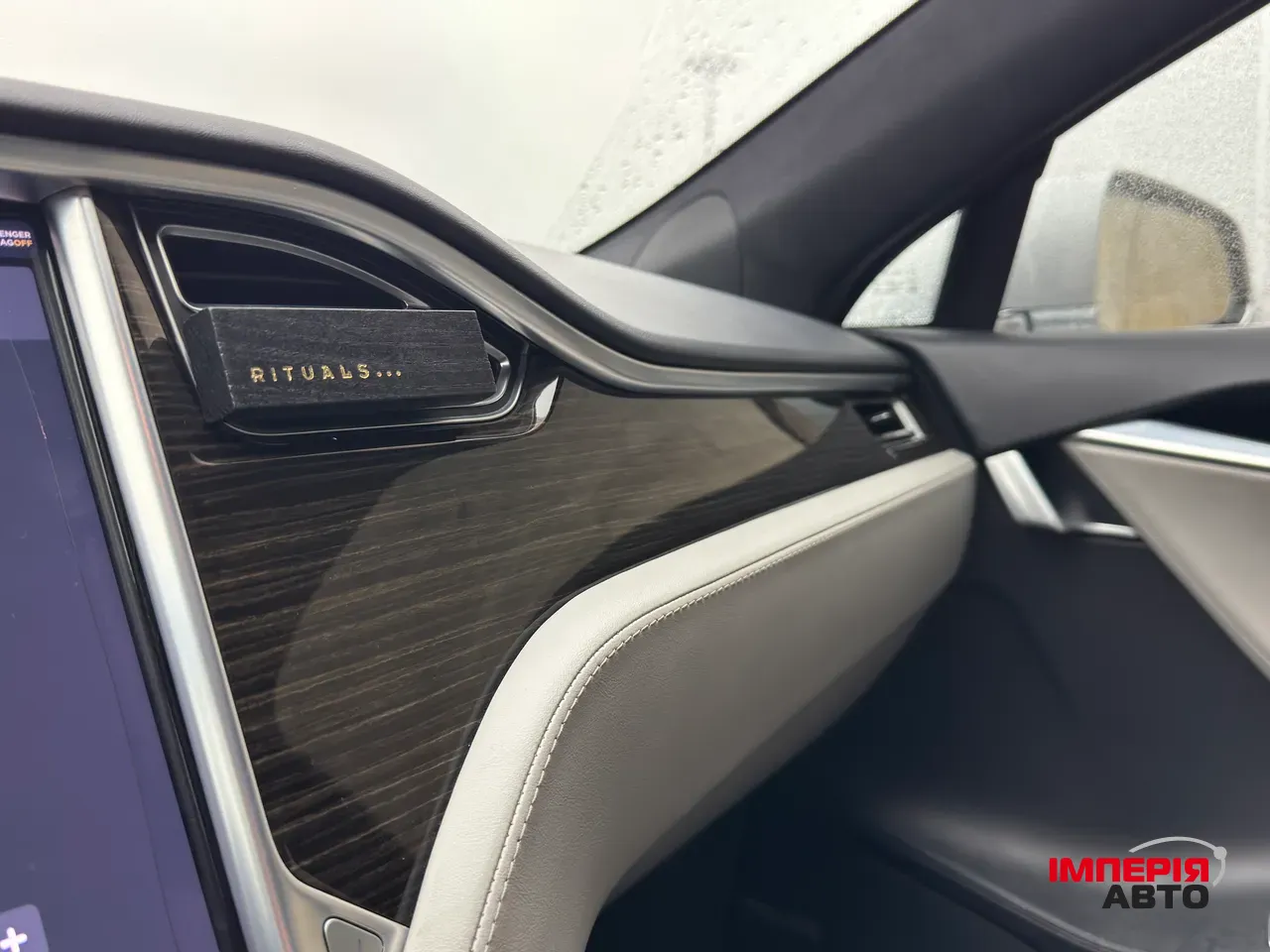Tesla Model S - фото 38