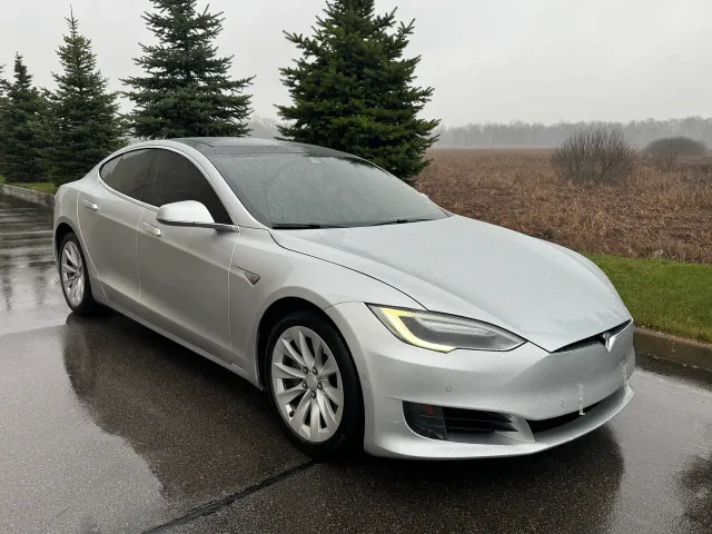 Tesla Model S - фото 2