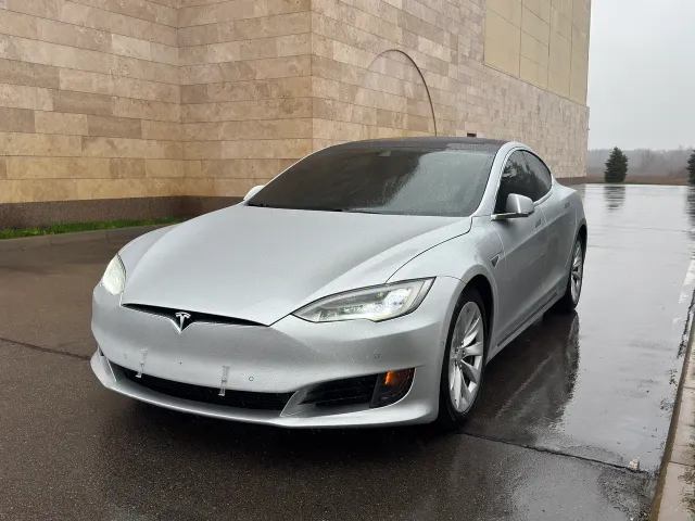 Tesla Model S - фото 5