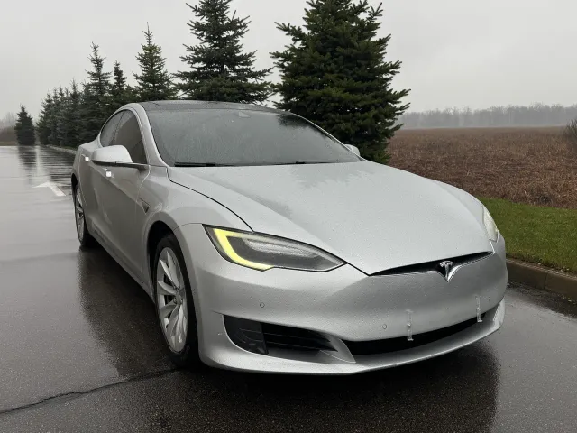 Tesla Model S - фото 3
