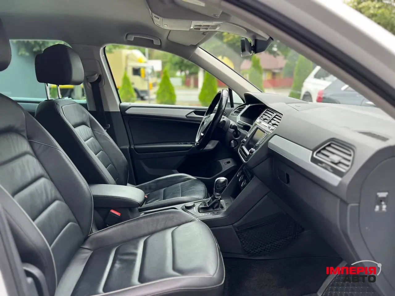 Volkswagen Tiguan - фото 8